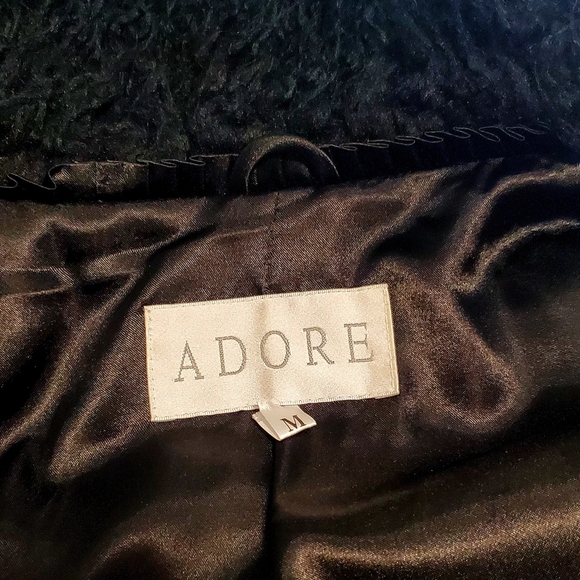 Black shaggy fur vest with belt - Picture 3 of 5